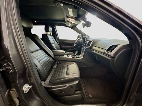 Used 2018 Jeep Grand Cherokee Limited image 34