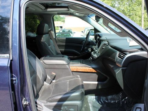 Used 2017 Chevrolet Suburban Premier AWD/4WD image 32