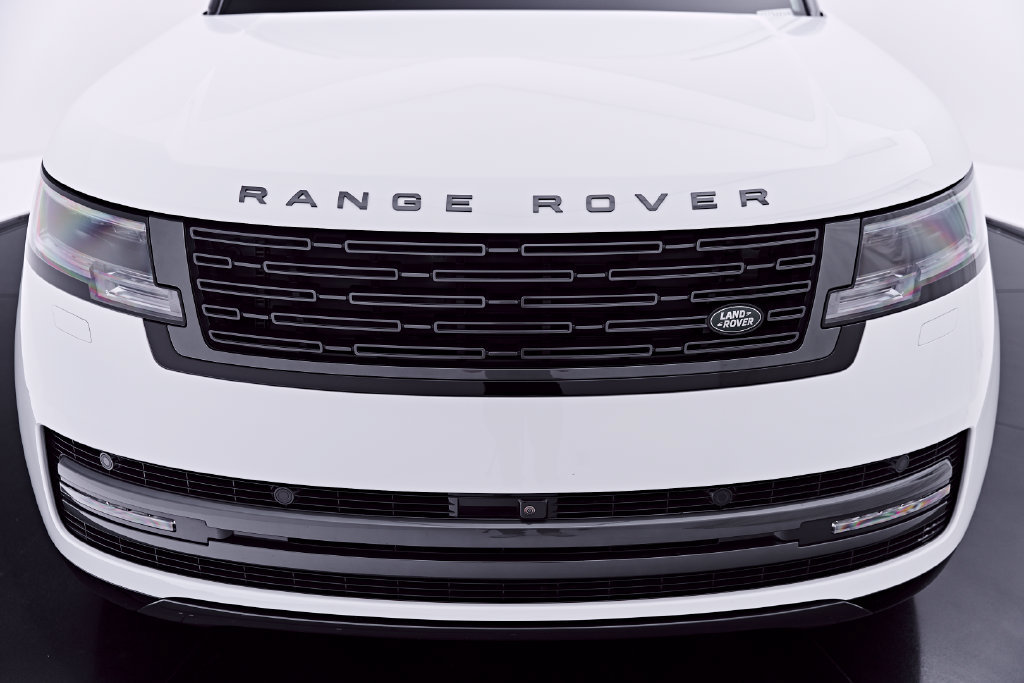 Used 2025 Land Rover Range Rover SE AWD/4WD image 18