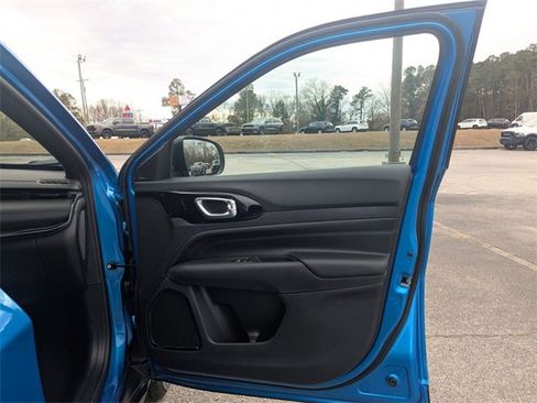 New 2026 Jeep Compass Latitude image 36