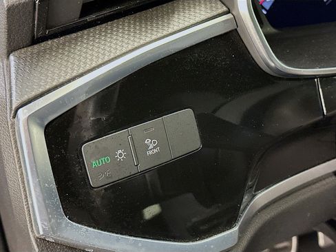 Used 2022 Audi Q3 2.0T Premium Plus w/ Premium Plus Package image 17