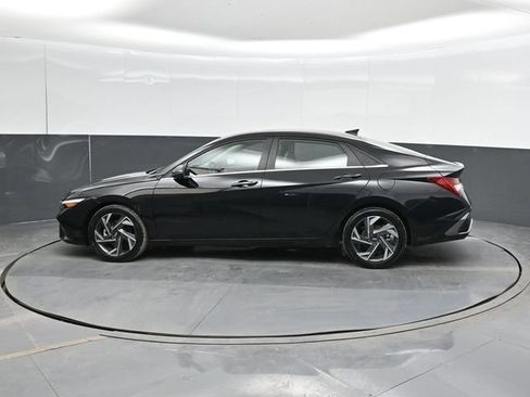 Used 2024 Hyundai Elantra Limited FWD image 10