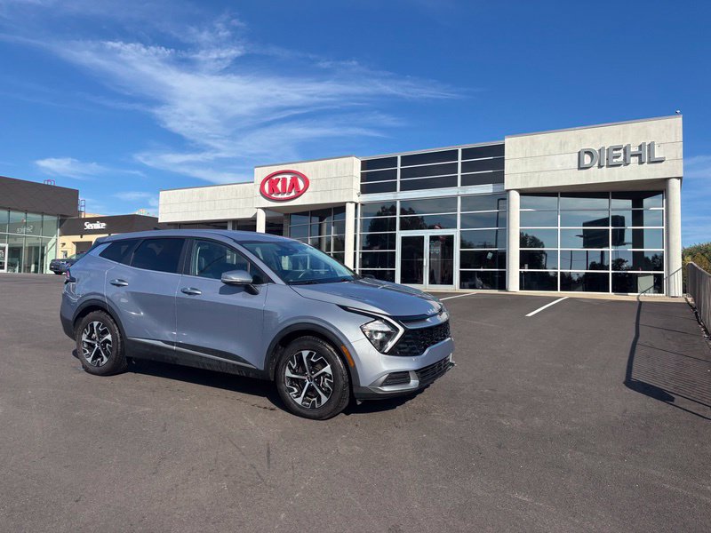 Used 2023 Kia Sportage EX FWD image 4