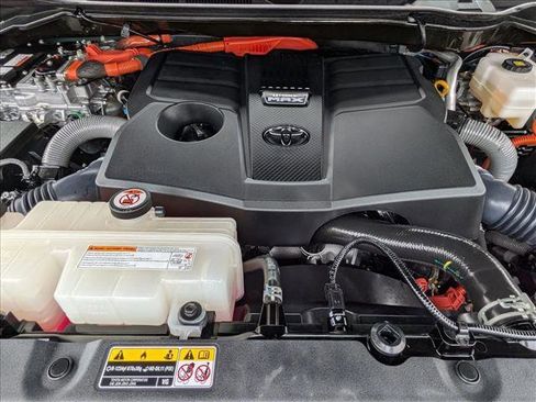 Used 2024 Toyota Tundra Limited AWD/4WD image 21