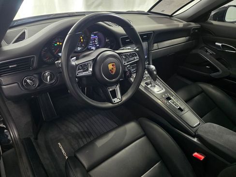 Certified 2018 Porsche 911 Carrera GTS image 4