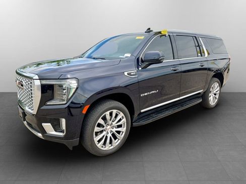 Used 2024 GMC Yukon XL Denali w/ Advanced Technology Package AWD/4WD image 10