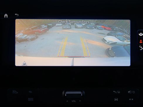 Used 2024 Mercedes-Benz eSprinter 170 Cargo image 11