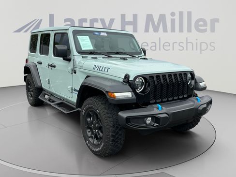Used 2023 Jeep Wrangler Unlimited w/ Sun & Screen Package AWD/4WD image 7