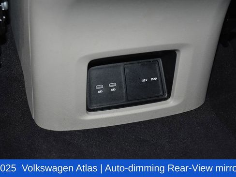 Used 2025 Volkswagen Atlas SEL AWD/4WD image 29