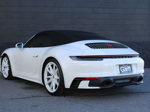 Used 2024 Porsche 911 Carrera image 3