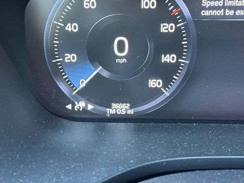 Used 2021 Volvo XC60 T5 Inscription w/ Advanced Package image 29