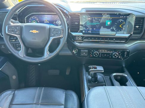 Used 2023 Chevrolet Silverado 1500 High Country w/ Technology Package image 11