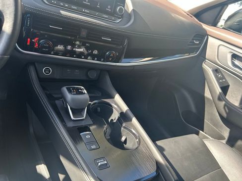 Used 2022 Nissan Rogue SL image 56