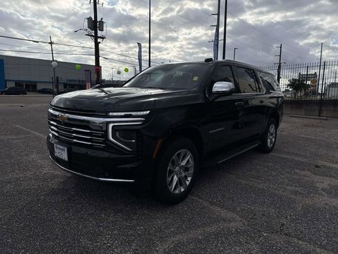 New 2026 Chevrolet Suburban Premier image 3