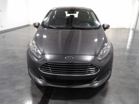 Used 2018 Ford Fiesta SE w/ Equipment Group 201A FWD image 2