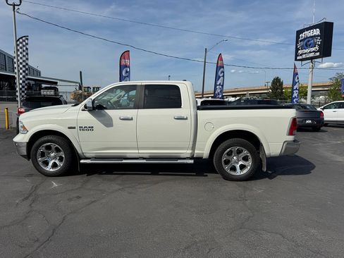 Used 2017 RAM 1500 Laramie AWD/4WD image 4