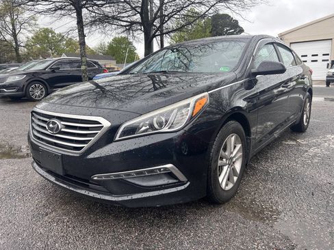 Used 2015 Hyundai Sonata SE image 2