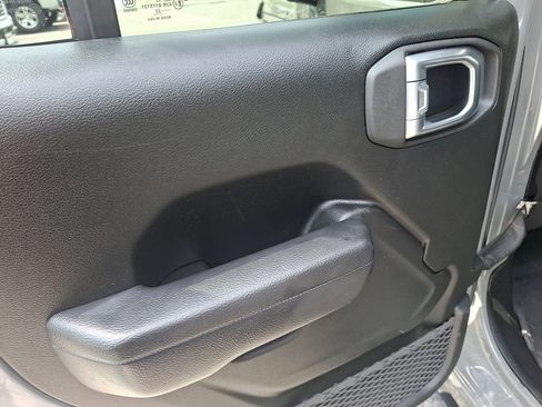 Used 2022 Jeep Wrangler Unlimited Sport AWD/4WD image 19