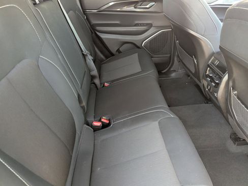 Used 2022 Jeep Grand Cherokee Laredo w/ Luxury Tech Group I image 15