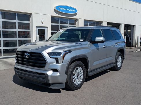 Used 2025 Toyota Sequoia SR5 AWD/4WD image 11