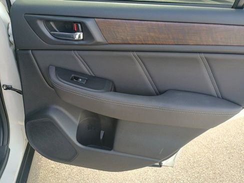 Used 2018 Subaru Outback 2.5i Limited image 19