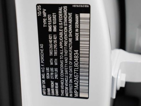 Certified 2026 Porsche Macan image 44