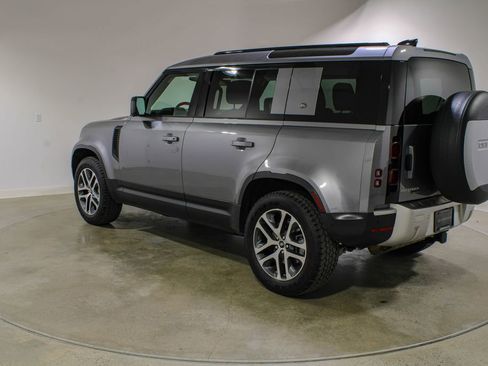 Used 2020 Land Rover Defender 110 HSE AWD/4WD image 3