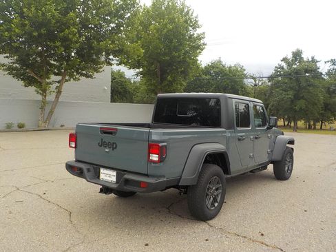New 2026 Jeep Gladiator Sport AWD/4WD image 5