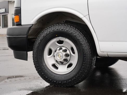 Used 2022 Chevrolet Express 3500 LS image 11