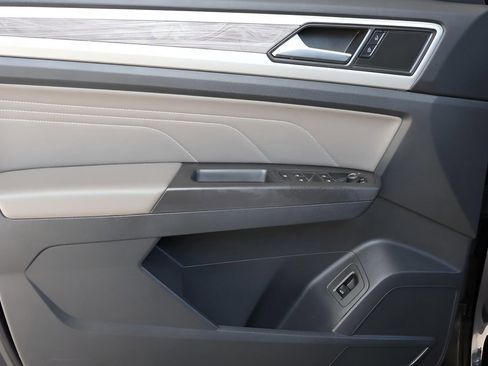 Used 2022 Volkswagen Atlas Cross Sport SE w/ Panoramic Sunroof Package image 10