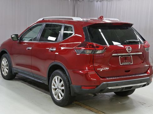 Used 2020 Nissan Rogue SV image 18