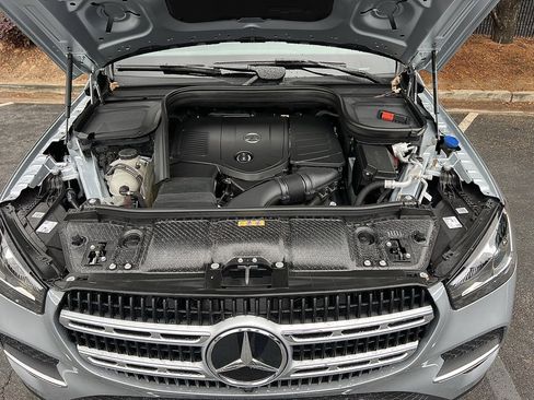 Used 2025 Mercedes-Benz GLE 350 4MATIC w/ Winter Package image 8