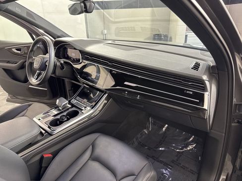 Used 2025 Audi Q7 3.0T Premium Plus AWD/4WD image 19