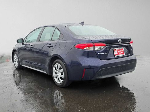 Used 2025 Toyota Corolla LE FWD image 5