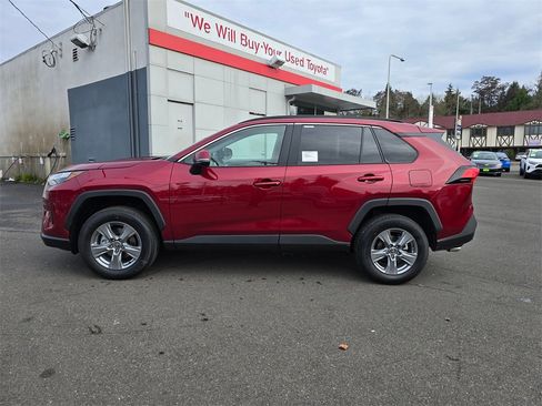 New 2025 Toyota RAV4 XLE image 4