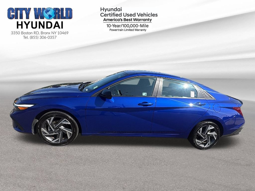 Used 2025 Hyundai Elantra SEL FWD image 2