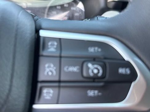 Used 2025 Jeep Compass Limited AWD/4WD image 18
