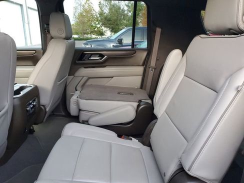 Used 2025 GMC Yukon XL Elevation image 10