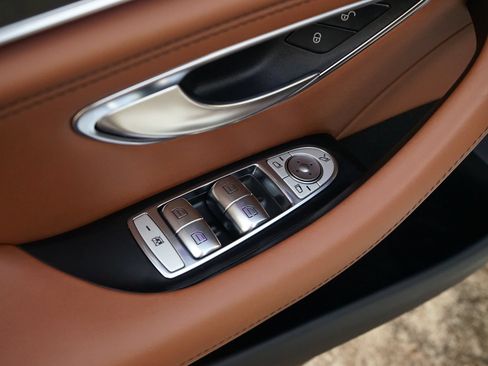 Used 2019 Mercedes-Benz AMG GT 63 image 3
