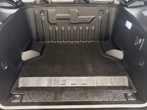 Used 2024 GMC Hummer EV 2X w/ LPO, Illumination Package AWD/4WD image 12