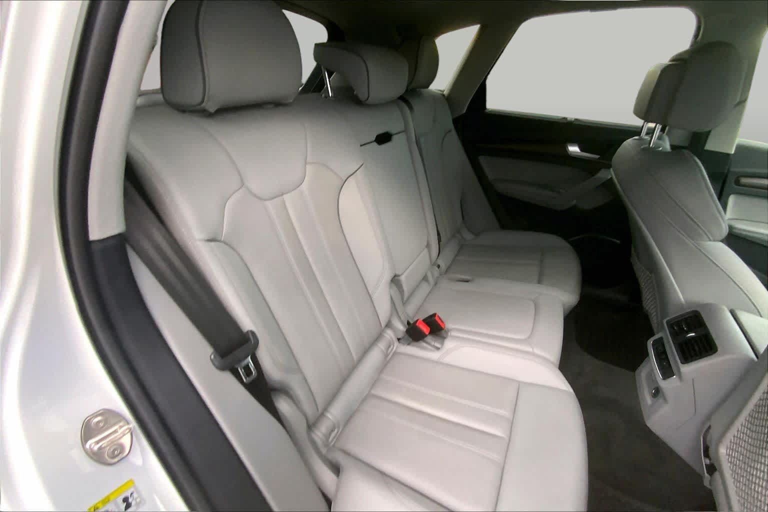 Used 2021 Audi Q5 e Premium Plus w/ Premium Plus Package AWD/4WD image 20