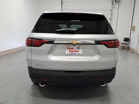 Used 2022 Chevrolet Traverse LS FWD image 4