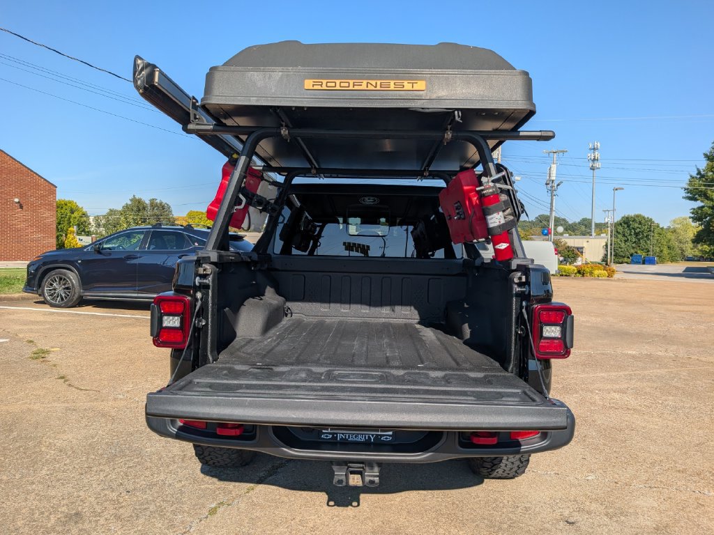 Used 2025 Jeep Gladiator Rubicon AWD/4WD image 18