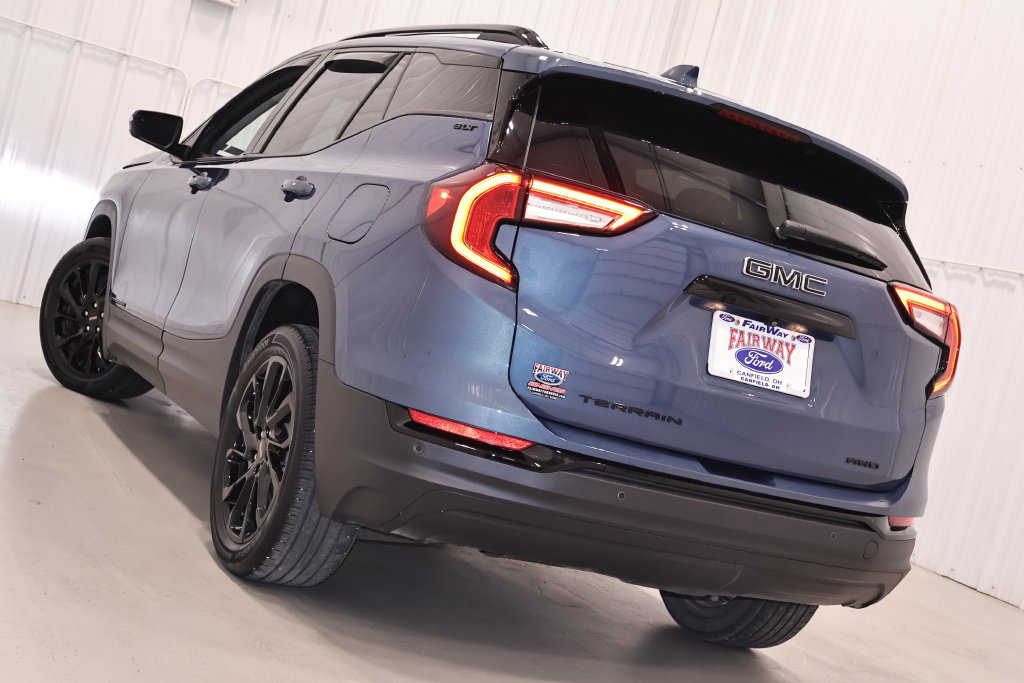 Used 2024 GMC Terrain SLT w/ Elevation Edition AWD/4WD image 38