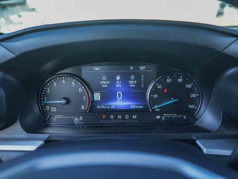 Used 2020 Ford Explorer XLT w/ Equipment Group 202A image 5