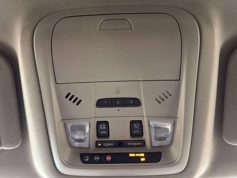 Used 2017 GMC Acadia Denali w/ Technology Package AWD/4WD image 36