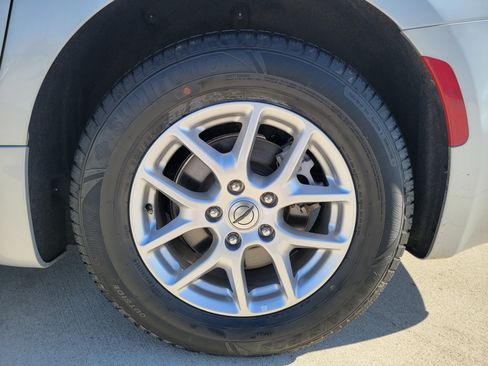 Used 2024 Chrysler Pacifica Touring-L image 30