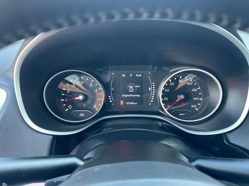 Used 2019 Jeep Compass Latitude image 36