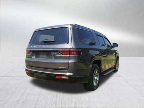 Used 2022 Jeep Wagoneer Series I RWD image 3