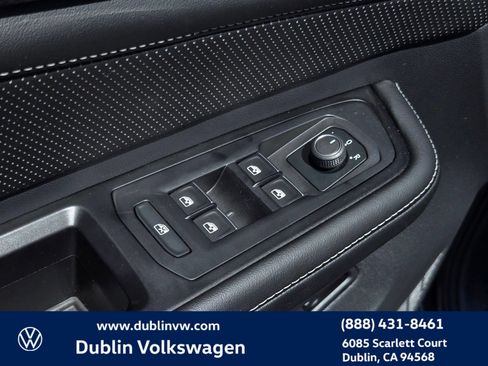 Certified 2024 Volkswagen Atlas Cross Sport SEL R-Line AWD/4WD image 11
